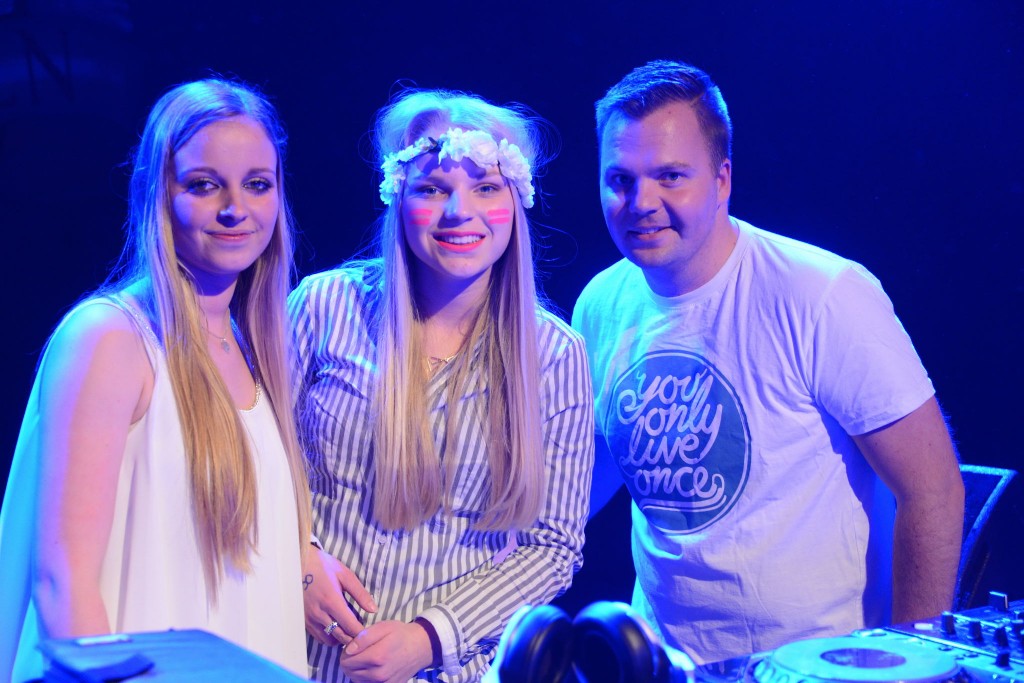 ../Images/Jeugddisco White Edition 217.jpg